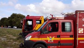 Corpo de Bombeiros é acionado para controlar incêndio em depósito de reciclagem