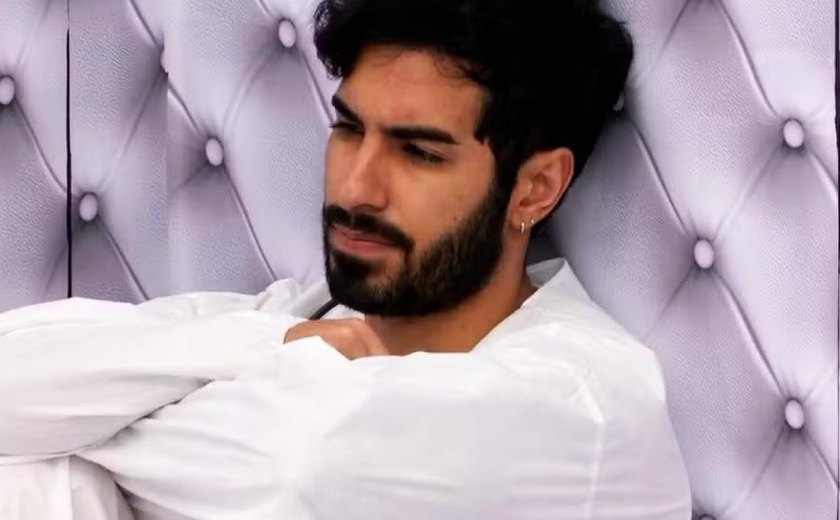 Ricardinho aperta o botão vermelho e desiste do Quarto Branco do BBB 26