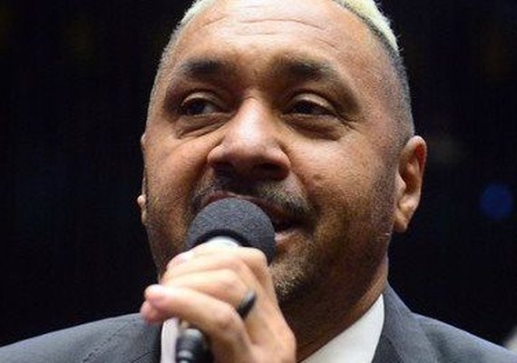 Ex-babá acusa Tiririca de assédio sexual, mas deputado alega extorsão
