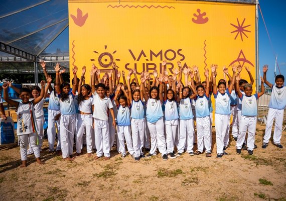 Projeto Arte Capoeira reúne 400 crianças da rede municipal em festival na Pajuçara