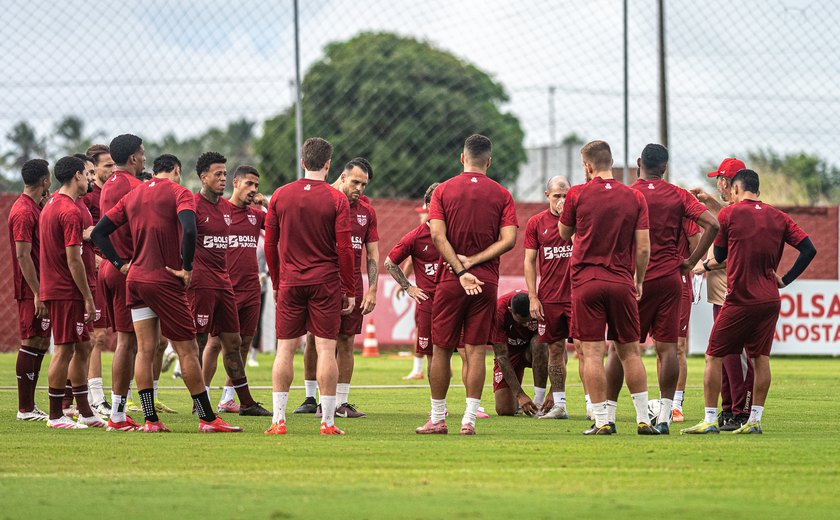 CRB finaliza preparação e embarca para duelo contra o Atlético Goianiense