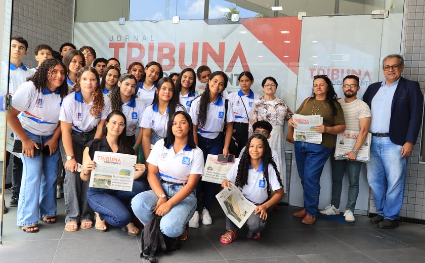 Estudantes de Chã Preta visitam redação da Tribuna e vivenciam na prática o processo jornalístico