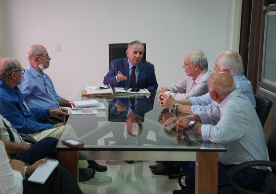 Representantes dos economistas de AL são recebidos pelo presidente do TRT da 19ª  Região