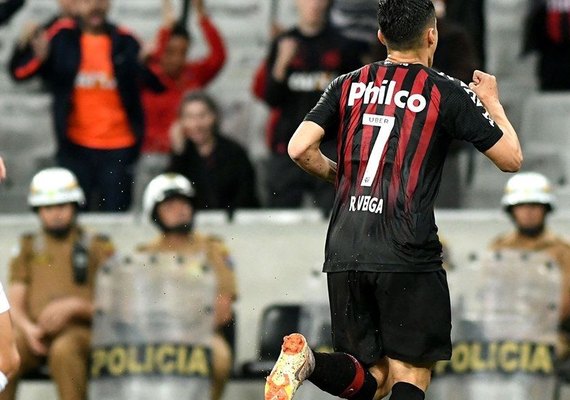 Furacão empata com Internacional e segue em jejum no Brasileirão