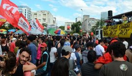 Ato-show em São Paulo pede eleições diretas