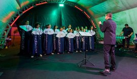 Apresentações culturais com grupos da terra marcam abertura do 'Natal para toda família'