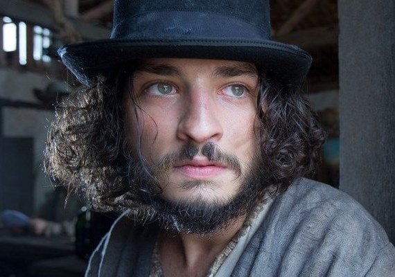 'Novo Mundo': Hugo se revela filho de Licurgo e novo dono da taberna