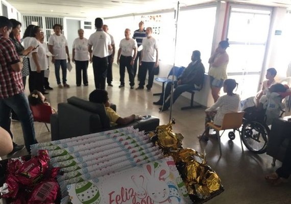 Músicas e fraternidade marcam ação de Páscoa no HGE
