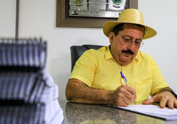 Prefeito afastado de Rio Largo, Gilberto Gonçalves é preso por agentes da Polícia Federal