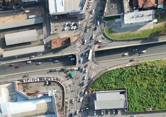 Mudança no trânsito do Jacintinho começa a valer