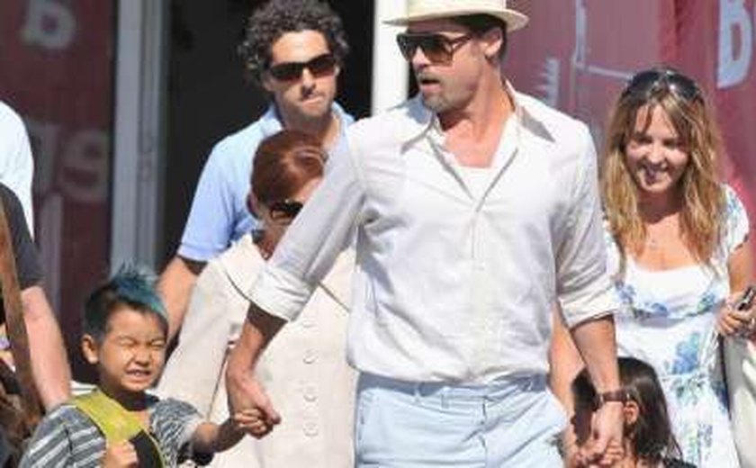Brad Pitt teve encontro de Natal com os filhos supervisionado por psicólogo