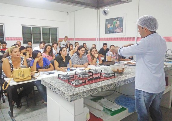 Senai AL promove workshop para universitários sobre segredos do chocolate