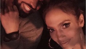 J-Lo está namorando com Drake e diferença de 17 anos de idade 'não é problema'