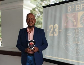 Poeta Pedão é homenageado nos 23 anos do 8º Batalhão da Polícia Militar de Alagoas