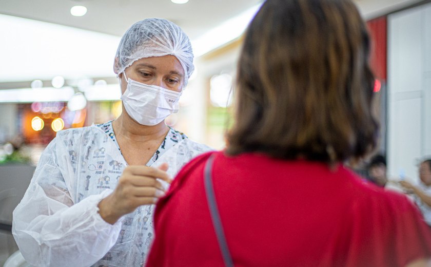 Maceió inicia vacinação de reforço com a Pfizer bivalente nesta quinta-feira (7)