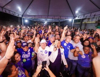 Em manifestação política de Palmeira, população dita propostas e Renan Filho garante: 'Pode me cobrar'