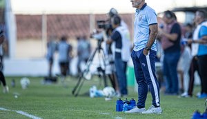Técnico Itamar Schülle valoriza ponto conquistado em Arapiraca contra o ASA