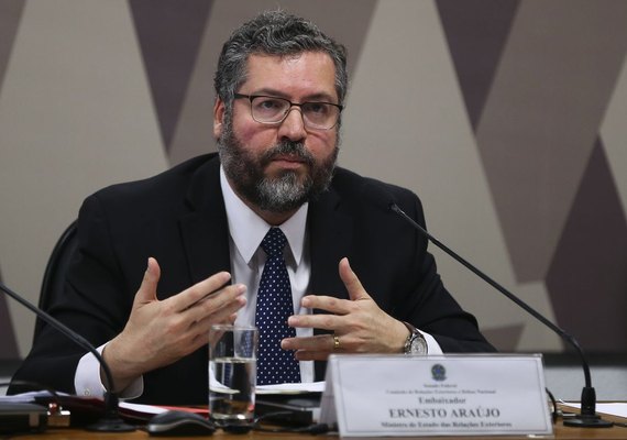 Ministro diz que Bolsonaro pode visitar países árabes no primeiro semestre