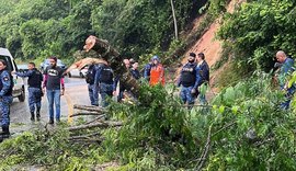 Prefeitura de Atalaia mobiliza esforços para ajudar famílias vítimas das chuvas