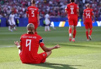 Haaland faz dois gols e comanda goleada da Noruega contra o Iraque