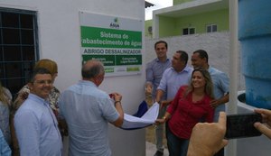 Semarh entrega sistema de abastecimento em Poço das Trincheiras