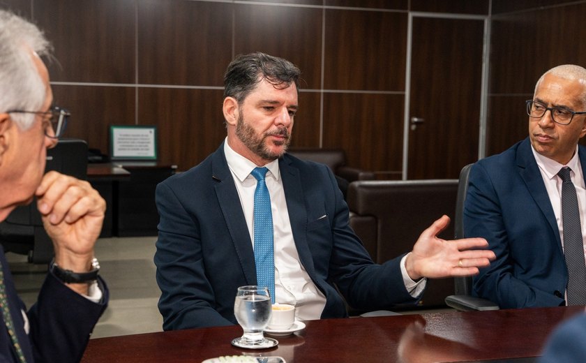 Presidente do TRE/AL recebe novo superintendente da Polícia Federal em Alagoas