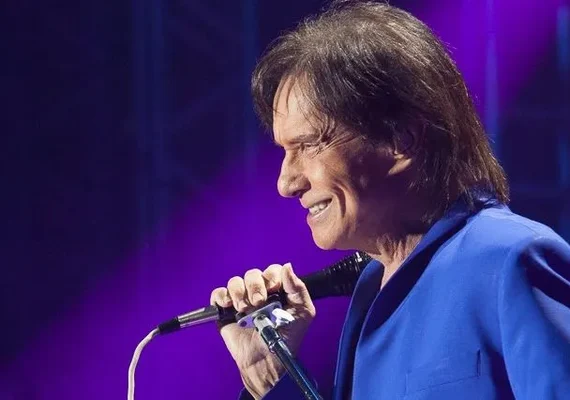 Roberto Carlos se apresenta em Maceió com show da turnê Eu Ofereço Flores