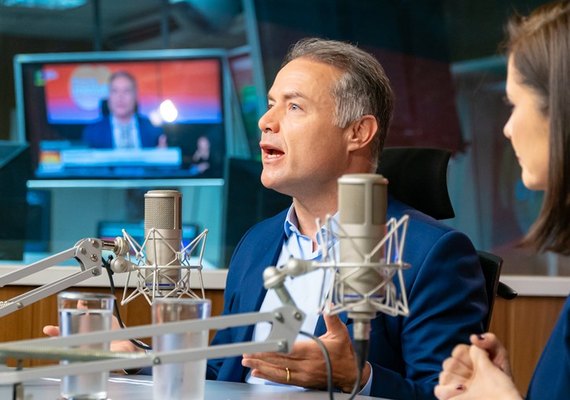 CNH mais acessível: 'vamos permitir que o cidadão estude onde quiser', afirma Renan Filho