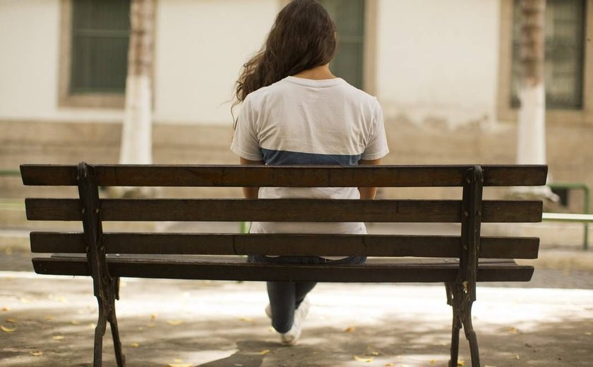 Psicóloga alerta sobre os perigos da depressão em jovens