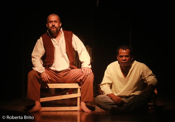 Espetáculo 'Negreiros' da Cia LaCasa ocupa o palco do Theatro Homerinho em apresentação única
