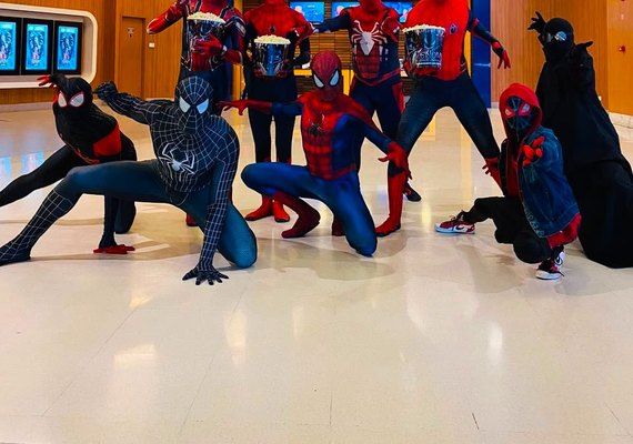 Estreia de filme ganha encontro de cosplays do Homem-Aranha no Pátio Maceió