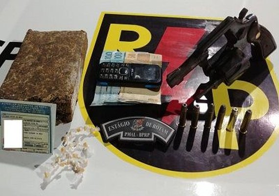 Polícia Militar prende homem com arma de fogo e drogas no Feitosa