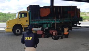 PRF apreende 110 mil maços de cigarros contrabandeados no Sertão de Alagoas