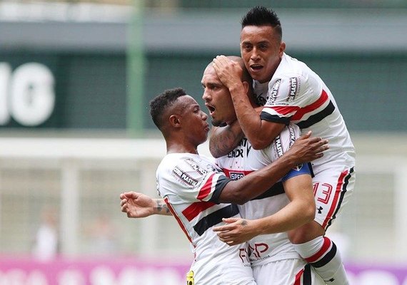 São Paulo vira no final e derrota o Atlético-MG no Independência