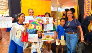 Crianças dão vida aos próprios desenhos com ajuda de IA na Bienal do Livro