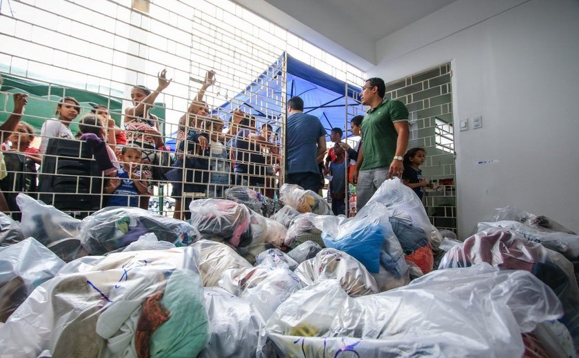Prefeitura de Maceió apoia atendimento de igreja a famílias vítimas das chuvas