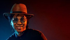 Djavan faz show em Maceió em turnê de seu 24º disco de inéditas, Vesúvio