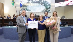 Assembleia Legislativa de Alagoas outorga comenda Irmã Dulce à senhora Angela Abdo