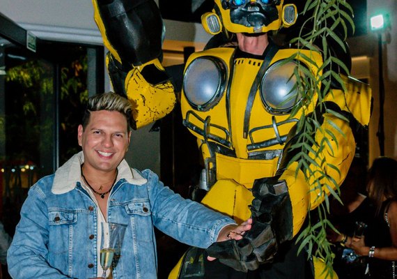 Promoter alagoano receberá amigos para festejar a vida