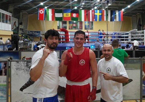 Alagoano está a um passo da final de boxe na Rússia