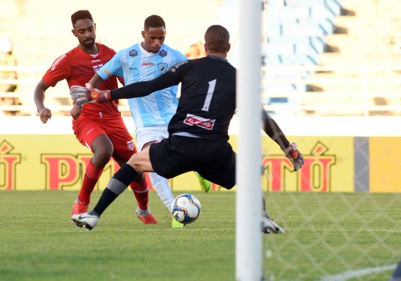 CRB estreia com derrota contra o Londrina jogando no Rei Pelé