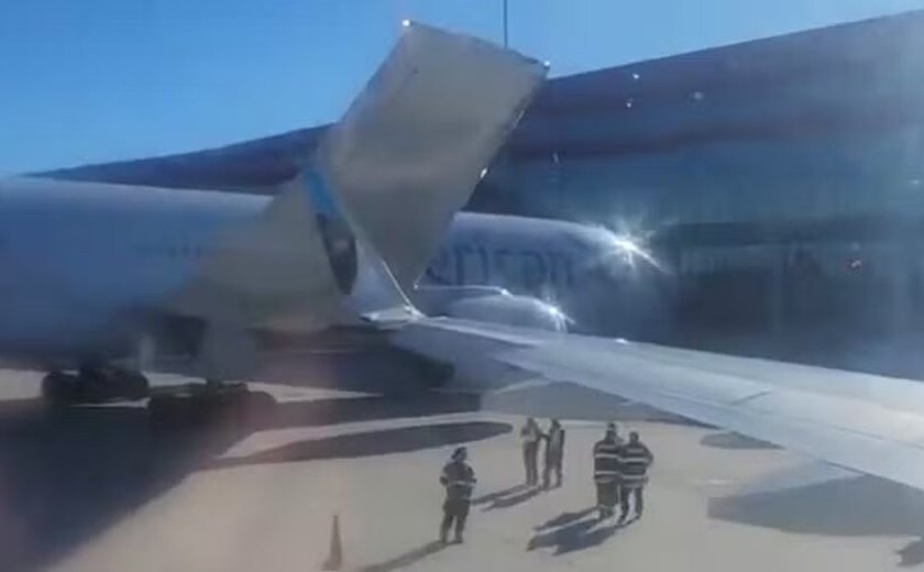 Quatro aeronaves colidem em pista de aeroporto internacional