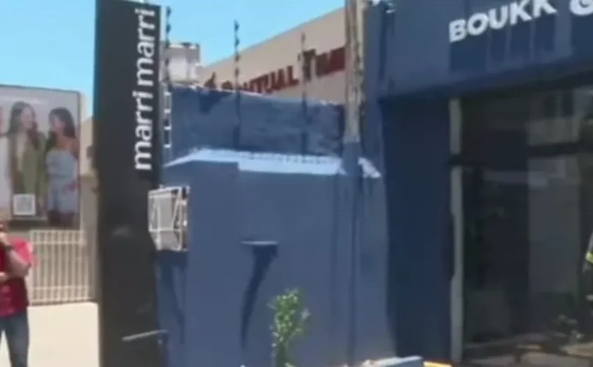Incêndio atinge clínica de estética na Jatiúca e deixa funcionário hospitalizado por inalação de fumaça