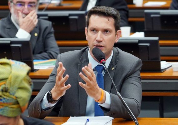 Projeto autoriza antecipar feriados por quarentena de coronavírus