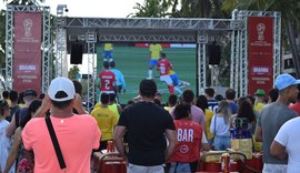 Brasil X Bélgica: telão da Copa reúne torcida na orla de Maceió