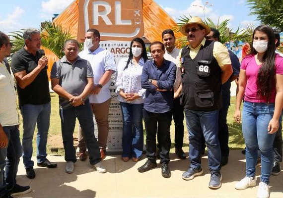 Prefeito diz que praças inauguradas viram cartão postal de Rio Largo