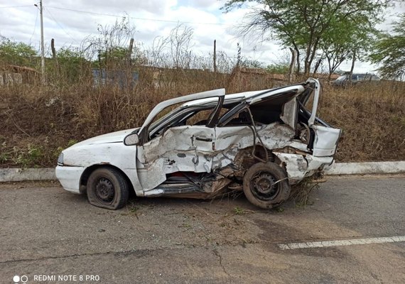 Colisão entre Gol e Corolla na AL-220 deixa um motorista ferido em Girau do Ponciano