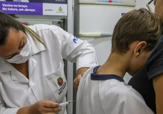 Vacina contra HPV reduz em 58% casos de câncer de colo de útero