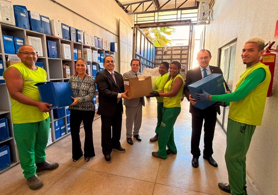TJ/AL descarta duas toneladas de papéis do Arquivo Judiciário