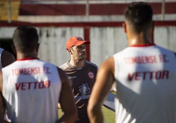 Presidente do Tombense confirma saída do técnico Bruno Pivetti, a caminho do CSA